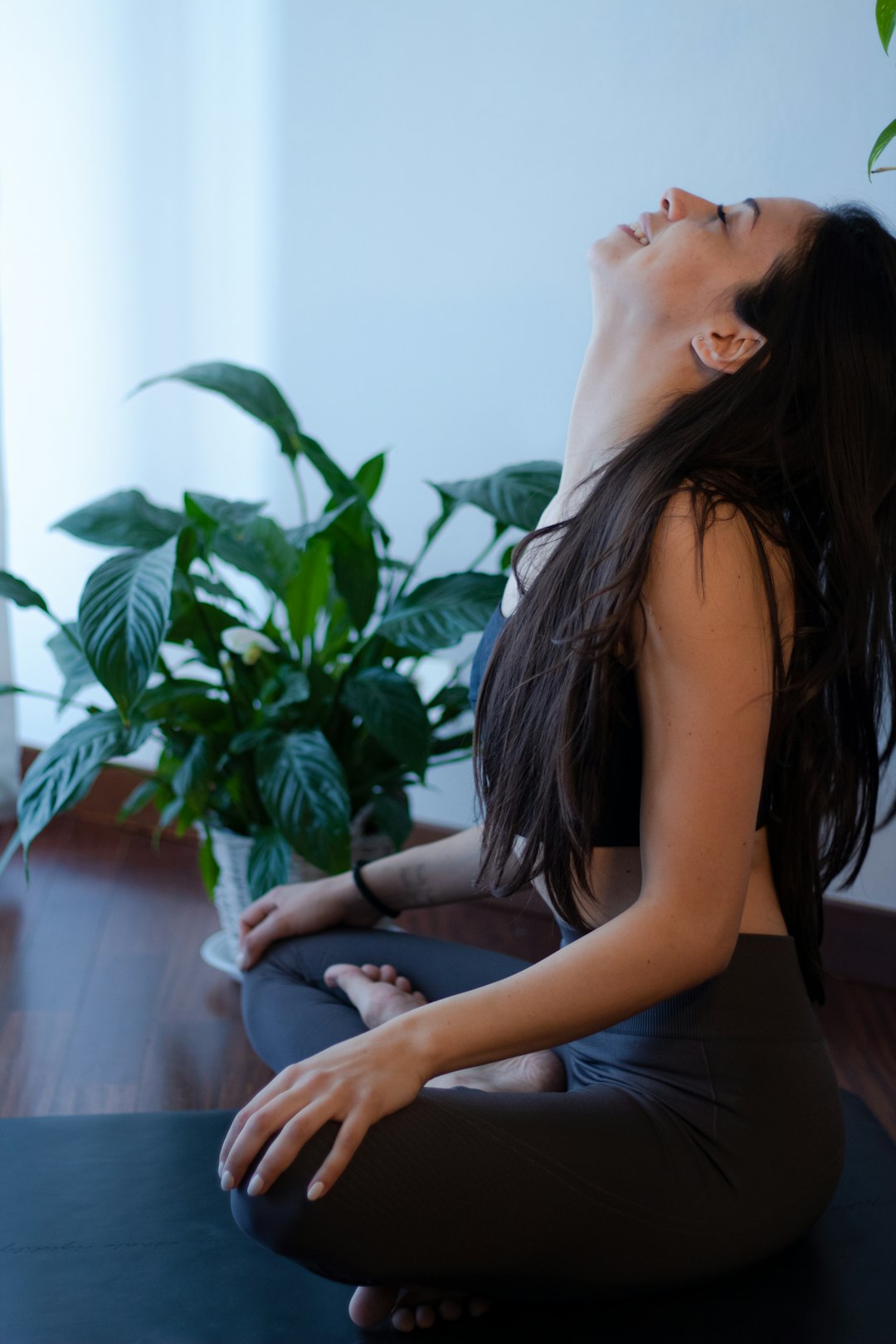 Home yoga with Bi!